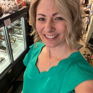 Meet your Posher, Nikki